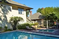Vineyard Country Inn - Romantic
