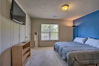 Cozy Greensboro Townhome ~ 7 Mi to Unc Campus - Wifi