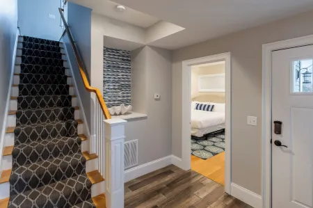 The Newport Lofts - 611 Thames Street