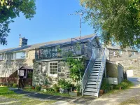 Treetops Flat - Homestays