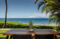 Polo Beach Club - Mountain view