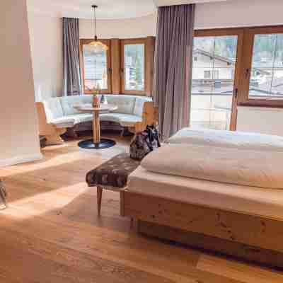 Alpine Hideaway Zillertalerhof - 4 Sterne Superior Rooms