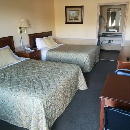 Traveler's Choice Motel