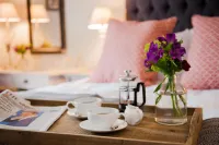 The White Hart, Overton Hotels in Oakley