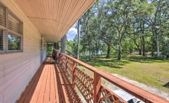 Charming Abode w/ Dock on the Suwannee River