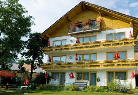 Landgasthof Moser & Restaurant Bootshaus Отели в г. Кюнцинг