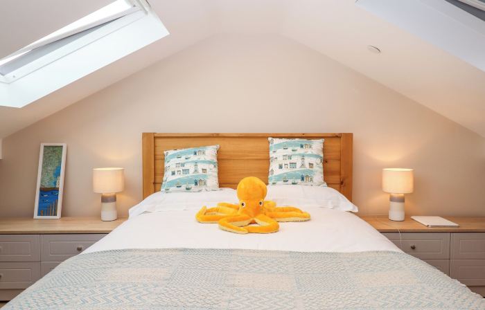 2 Sea Otter House