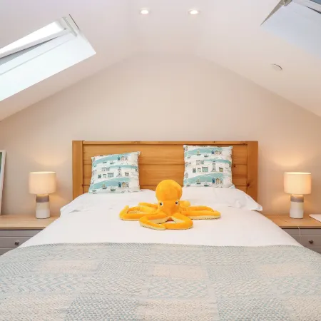 2 Sea Otter House
