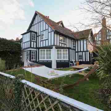 6 Whinlands Hotel Exterior