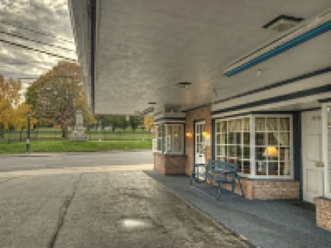 Budget Host Three Crowns Motor Lodge Hotels in Gettysburg