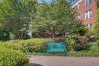Convenient Arlington Condo about 4 Mi to National Mall
