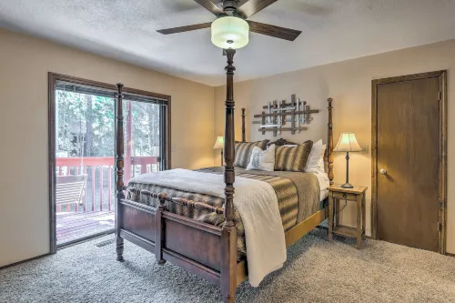 Wooded Retreat w/ Deck: 4 Mi to Downtown Flagstaff - شقق
