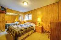 Waterfront Truckee Cabin on Donner Lake! - Pet friendly