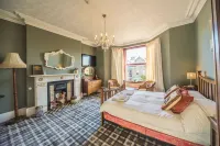 Compton Guest House - Homestays