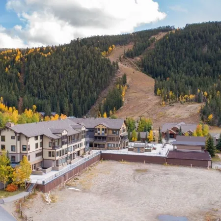 2767 Slopeside Condo
