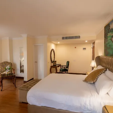 The Grand Palace Hotel