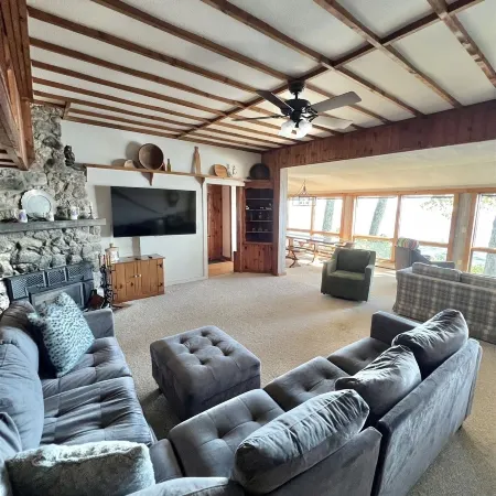 DOCKSIDE RETREAT LIMIT 14 home