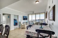 Beachside Biloxi Club Condo: Balcony w/ Ocean View - Balkoner