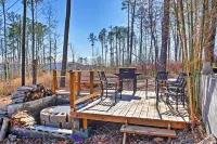 'Paradise Cove' Cabin w/ Boathouse & Dock - Pet friendly