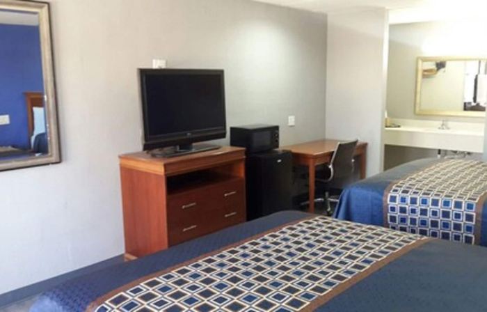 Paris Inn and Suites