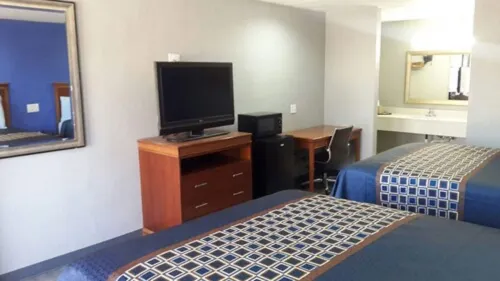 Paris Inn and Suites