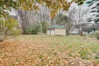 Eau Claire Retreat Close to Campus and Dtwn! - Homestays
