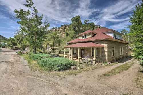 Cotopaxi Escape w/ Game Room on Arkansas River!