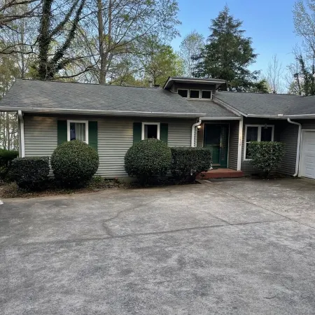Waterfront 3Br Home on Lake Hartwell Near Clemson