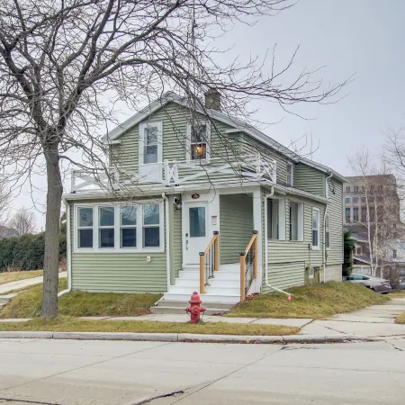Coastal Comfort & Golfers' Paradise in Sheboygan!