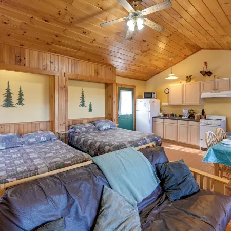 'Gone Hiking' Bryson City Cabin w/ Hot Tub & Grill