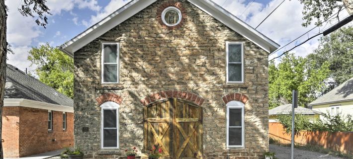 Historic Laramie Condo - 3 Blocks to Downtown and UW Ξενοδοχεία στην πόλη Laramie
