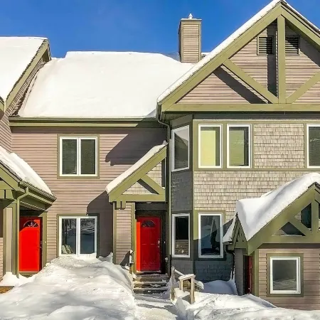 Inviting Ski-in/Ski-Out Condo at Jay Peak Resort!
