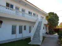 헬가스 파라다이스 Anthony Quinn Bay 주변 호텔