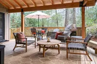 2 Living Areas + Fireplace: Mirror Lake Cottage! - 3-Star