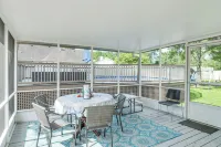 Above-Ground Pool & Backyard at Murfreesboro Home! - Homestays