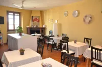 At Home Bed and Breakfast Hotels in Lucca