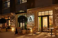 Artis Boutique Hotel Hotels near Kresz park