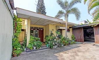 Wiludjeng Guest House Near Alun Alun Sragen Mitra RedDoorz