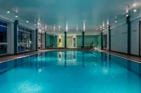 DoubleTree by Hilton Cheltenham-Cotswolds - Pools