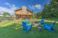 Family Winter Retreat w/ Hot Tub: 14 Mi to Slopes! - Haustierfreundliche