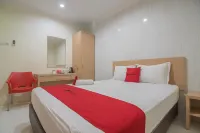 RedDoorz Near MT Haryono Semarang Hotels in Central Semarang
