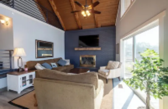 Charming waterfront home with beautiful panoramic views!!