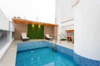 Howard Johnson by Wyndham Lima Miraflores Art House - Pool