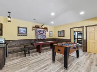 Accessible Lake and Farm Retreat w/Fresh Eggs, Nature Trails, and Gameroom Hotels in Ozark County