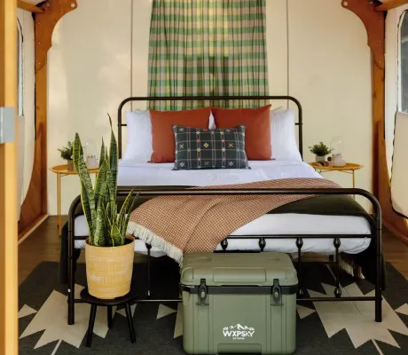 Field Trip Unit 3 Small Canvas Cabin