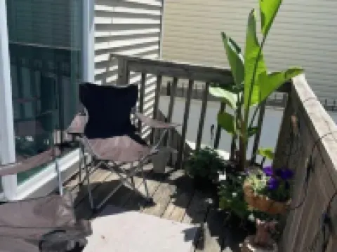 TOWNHOUSE🏠5BR/2BATH/2 FLOORS/ FREE PARKING/BBQ 🤩 โรงแรมในเอลิซาเบท