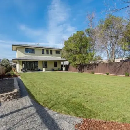 Modern 2 bedroom close to historic downtown winters