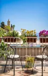 Cozy house with sea view, terrace and private parking
