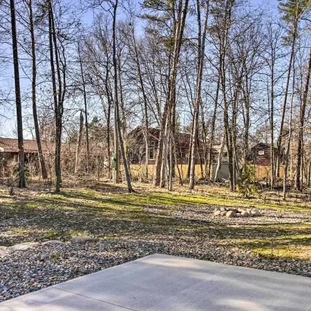 Breezy Point Cabin w/ Fire Pit - Walk to Lake