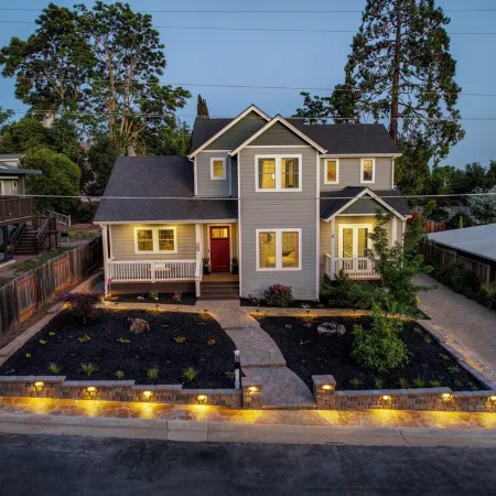 Gorgeous 4-bedroom house steps to Historic Folsom's Sutter Street & Lake Natoma